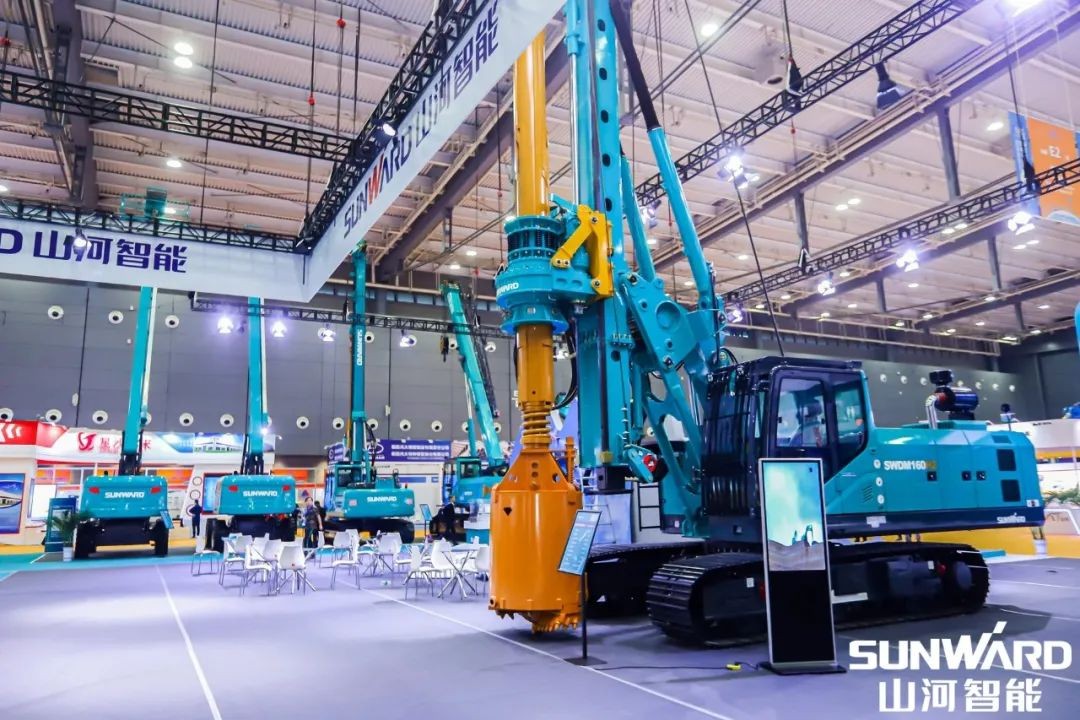 “龙8头号玩家绿”亮相长沙国际工程机械展，，，，，，，，50余款产品尽显龙8头号玩家智能立异实力
