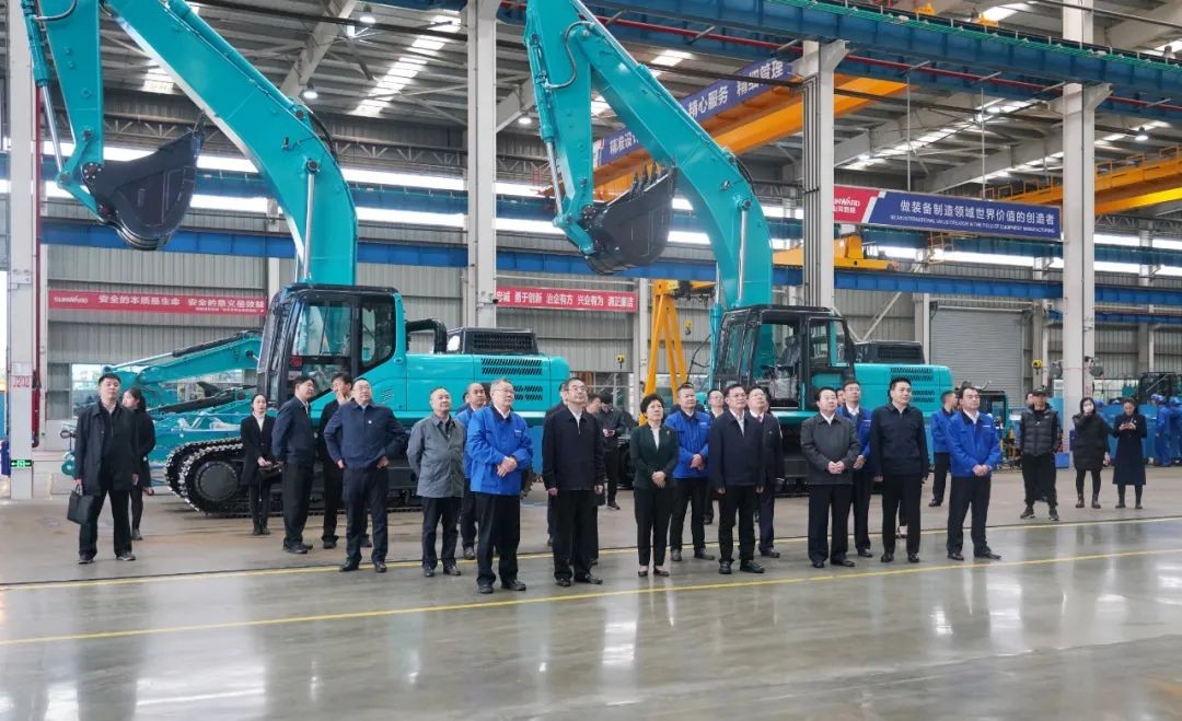 周强调研龙8头号玩家智能：增强知识产权保；；；；；；； 效劳立异驱动生长