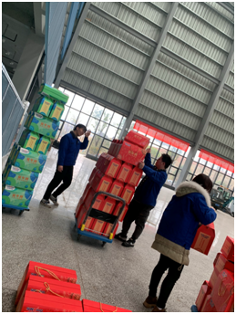 暖意浓浓迎新春，，，，，，，，福利满满暖心田