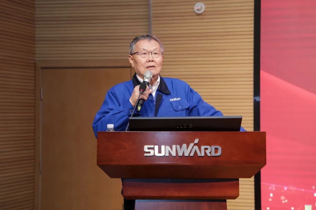 龙8头号玩家智能中高层干部晚间集中“充电”