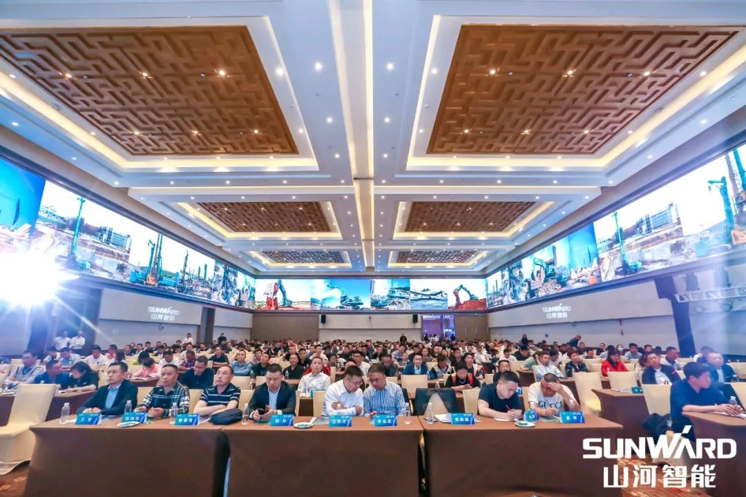 龙8头号玩家智能川渝地区天下客户交流会圆满举行