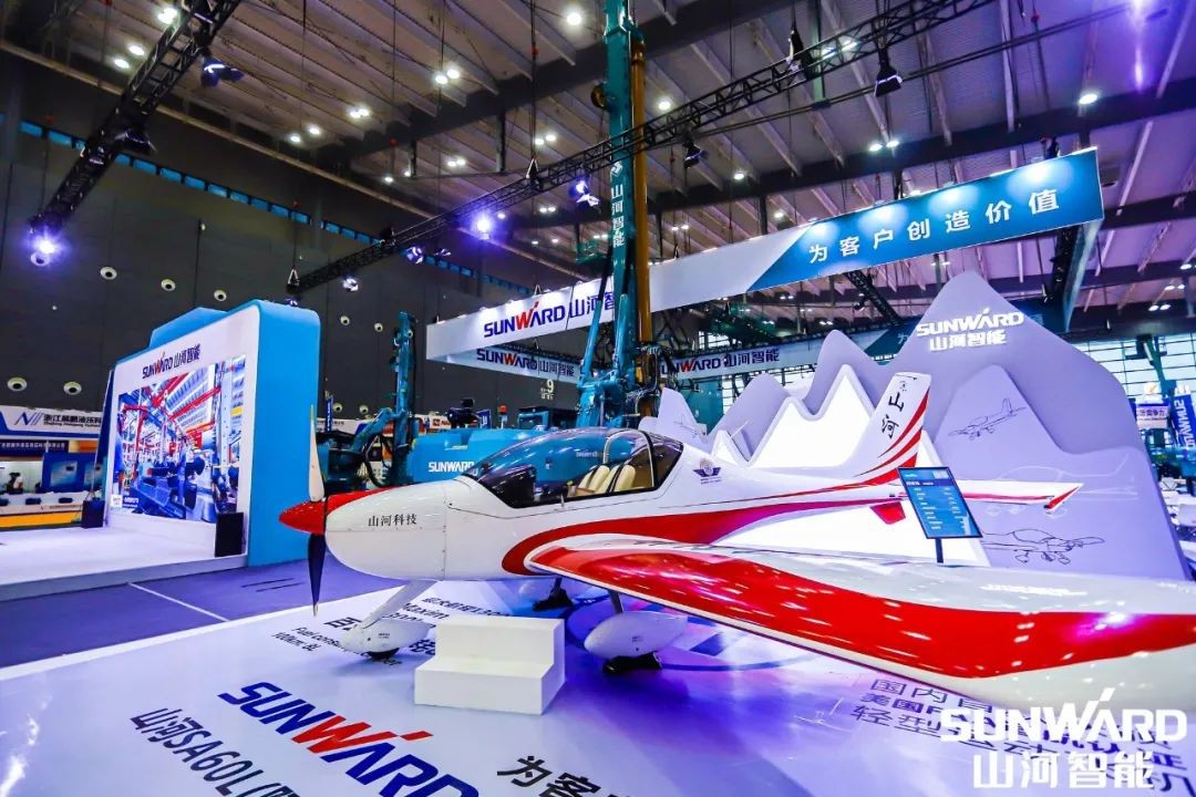 “龙8头号玩家绿”亮相长沙国际工程机械展，，，，，，，，50余款产品尽显龙8头号玩家智能立异实力
