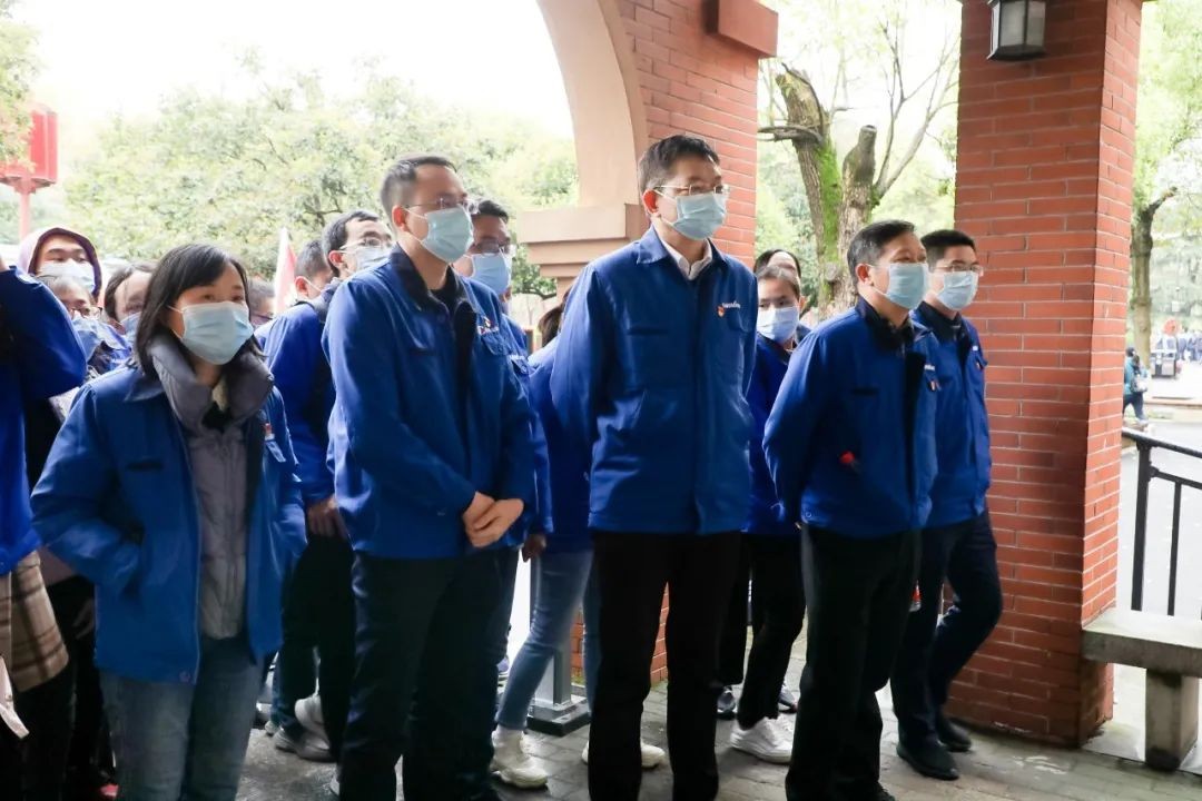 觅红色历史 践初心使命——龙8头号玩家智能全体党员赴长沙党史馆开展主题党日活动