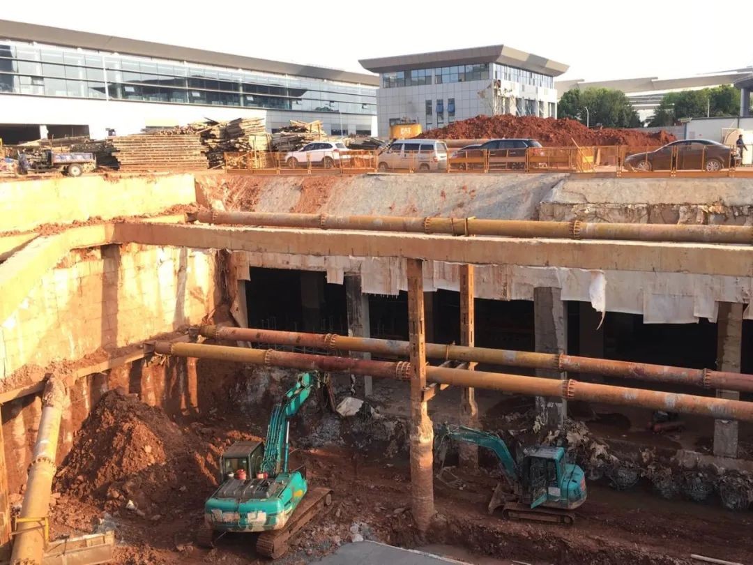 超强施工组合！龙8头号玩家智能助力长沙地铁6号线建设