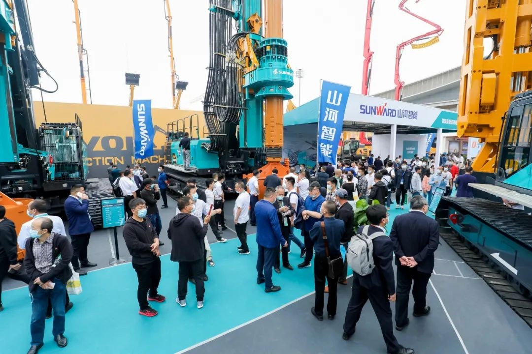 “爆品”出击！龙8头号玩家智能客户交流会签约超8亿元