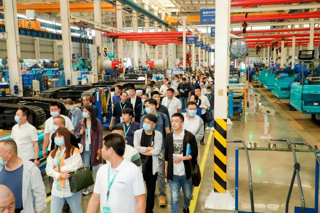 “爆品”出击！龙8头号玩家智能客户交流会签约超8亿元