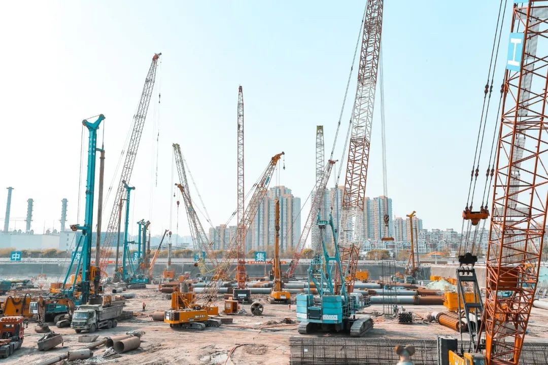 龙8头号玩家智能装备征战亚洲最大地下综合交通枢纽工程