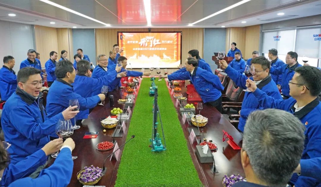 开工大吉！@龙8头号玩家人，，，，，，，，一起犇向春天