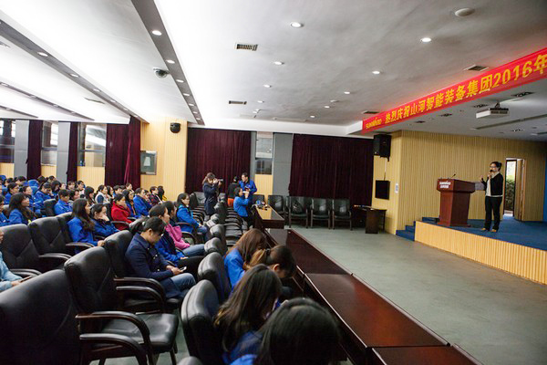 欢度三八节温暖龙8头号玩家家