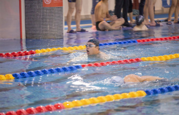 “泳”往直前 | 龙8头号玩家智能建设21周年游泳角逐圆满收官