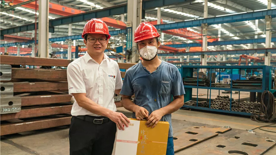 万力集团“送清凉”活动，，，，，，，，慰问一线员工