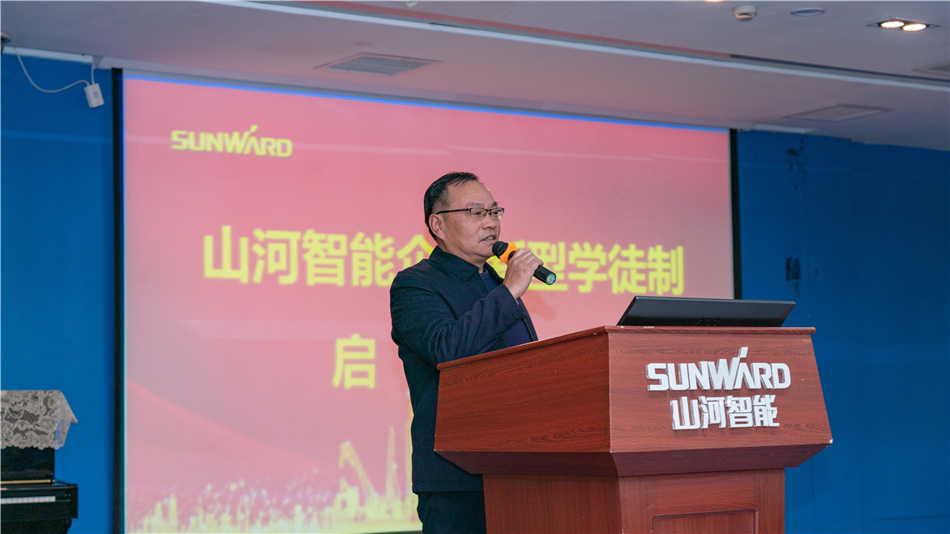 校企携手，，，，，，让“新型学徒”生长为“现代工匠”