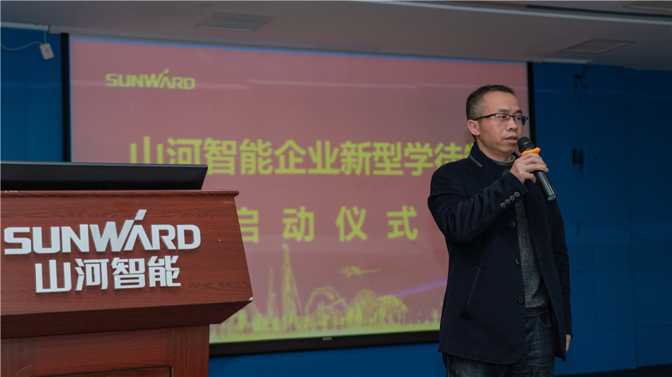 校企携手，，，，，，让“新型学徒”生长为“现代工匠”