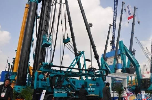 【宝马访谈】龙8头号玩家智能董事长何清华教授