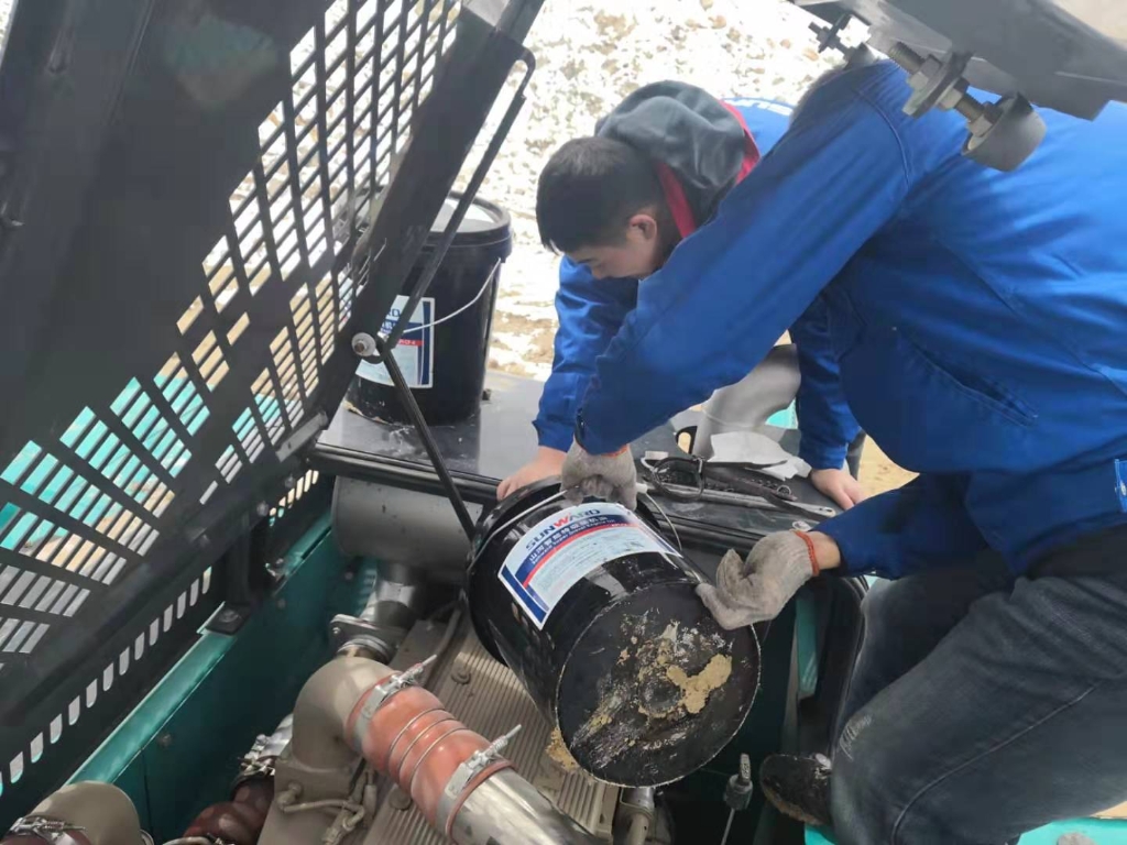 龙8头号玩家智能470挖机乐成挑战天下屋脊