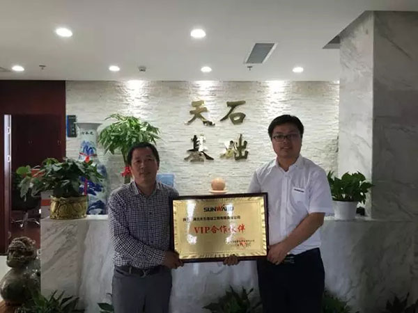 一起相随，，，，，，，龙8头号玩家智能伴他功成名就