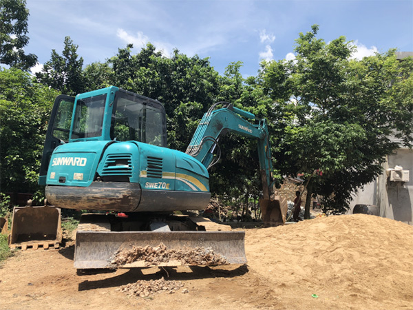 龙8头号玩家智能挖掘机，，，，，，，，一台顶几台！