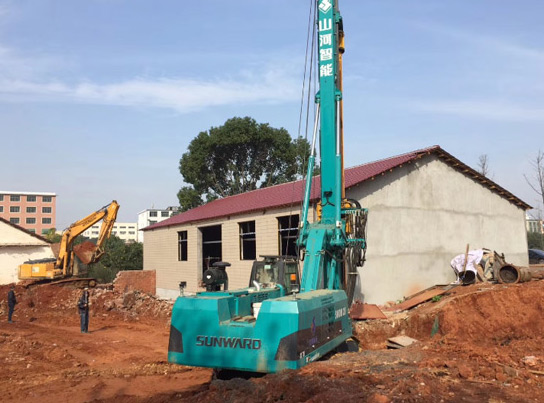 跨行创业，，，，，，，，龙8头号玩家智能旋挖钻十个月帮他回本！