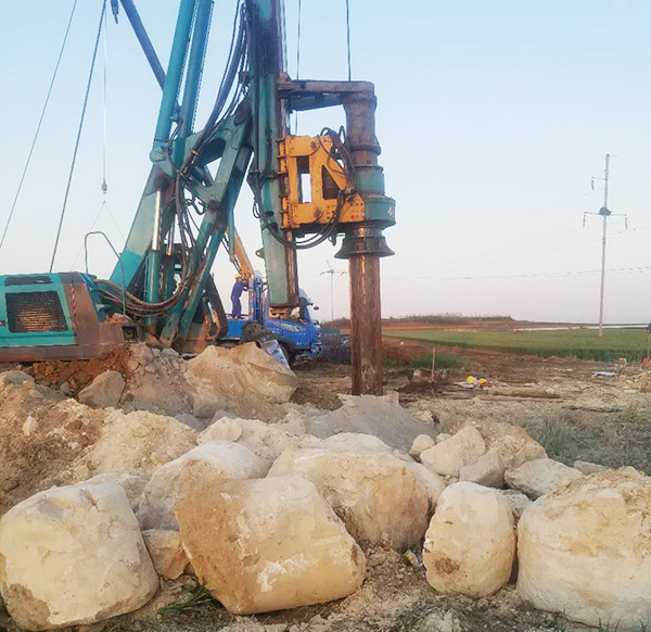 8年购置12台！龙8头号玩家智能旋挖钻陪他走向天下