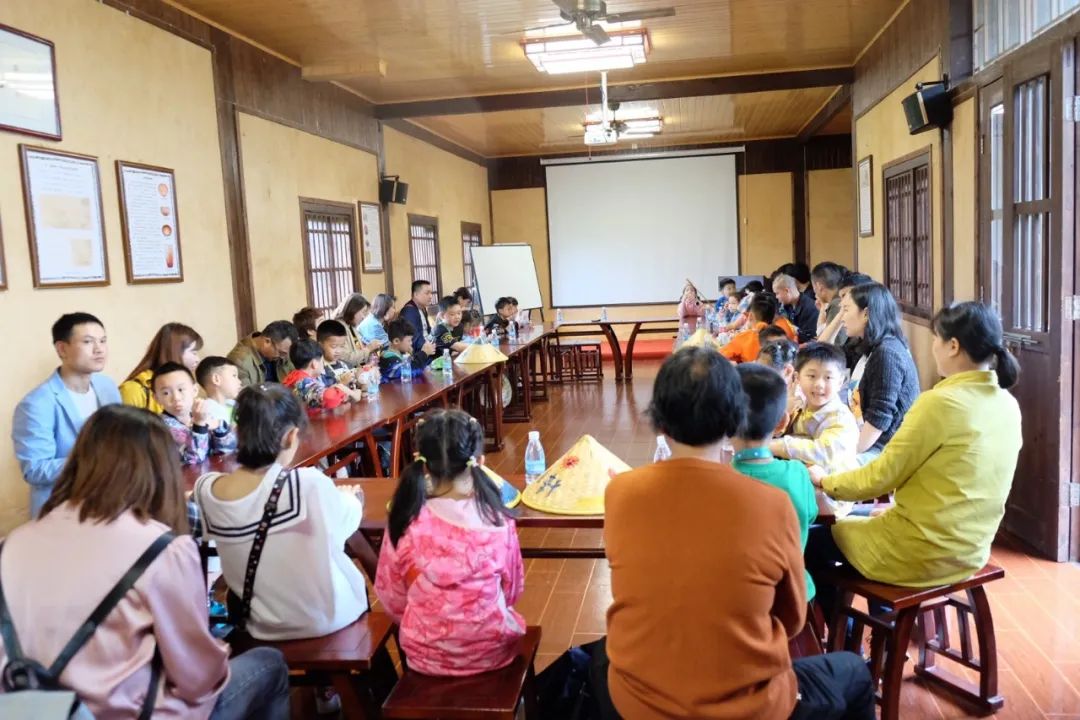 童年差别Young，，，，，稻花香里亲子欢——龙8头号玩家智能组织开展六一亲子活动