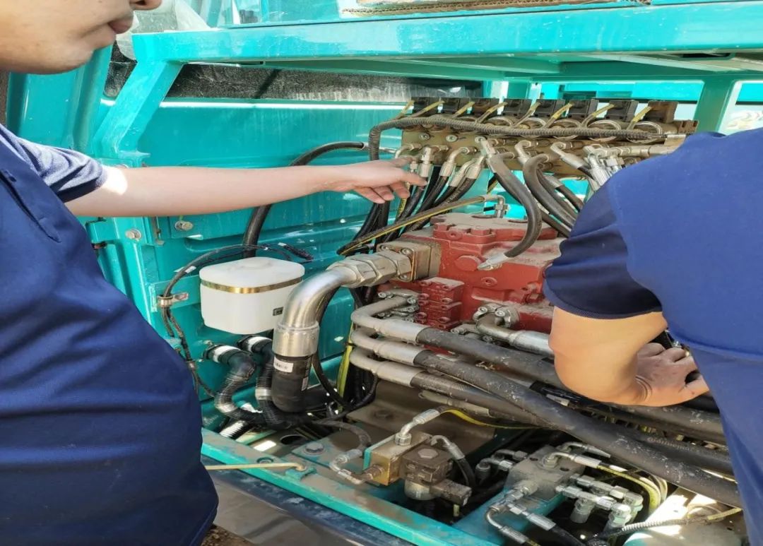 茫茫大西北，，，，，，，，浓浓龙8头号玩家情！龙8头号玩家智能全球效劳万里行走进西北