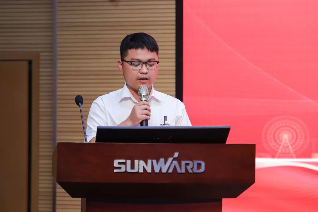 打造制造焦点竞争力，，，，，，，助力公司再腾飞——龙8头号玩家智能精益生产启动大会胜利召开