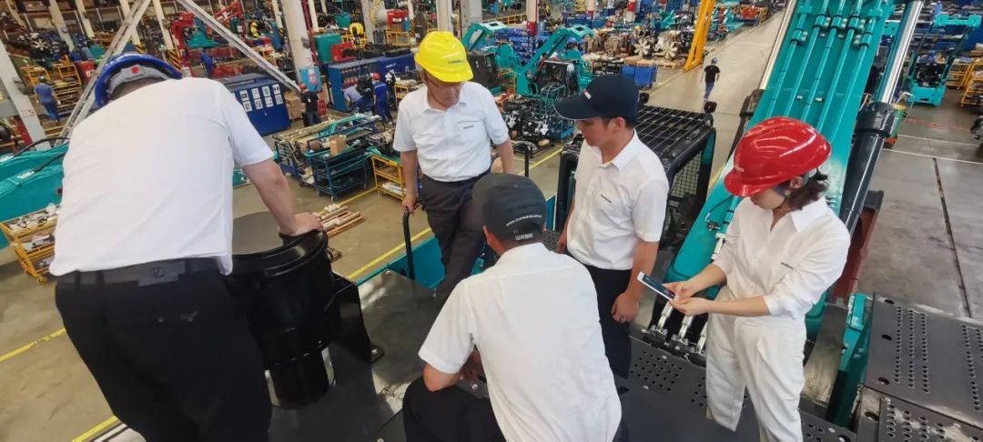 够炫！够酷！龙8头号玩家智能超大型挖掘机SWE750F下线