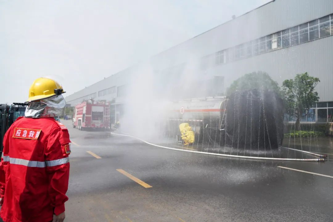 实战演练砺精兵——2021年长沙市工贸企业危险化学品综合应急演练在龙8头号玩家智能举行