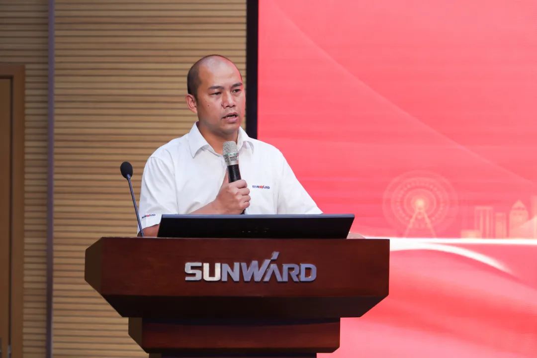 打造制造焦点竞争力，，，，，，，助力公司再腾飞——龙8头号玩家智能精益生产启动大会胜利召开