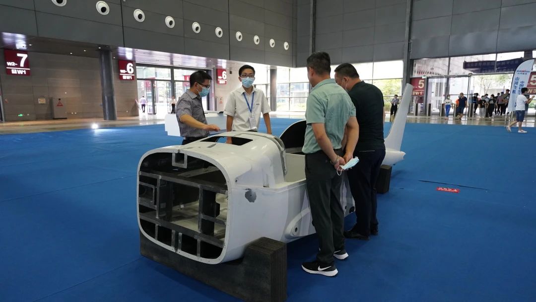 明星产品受追捧，，，，，，，龙8头号玩家航空携多款产品精彩亮相2021年湖南航展