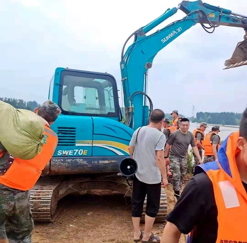 龙8头号玩家智能装备驰援河南，，，，，，，助建家园防地