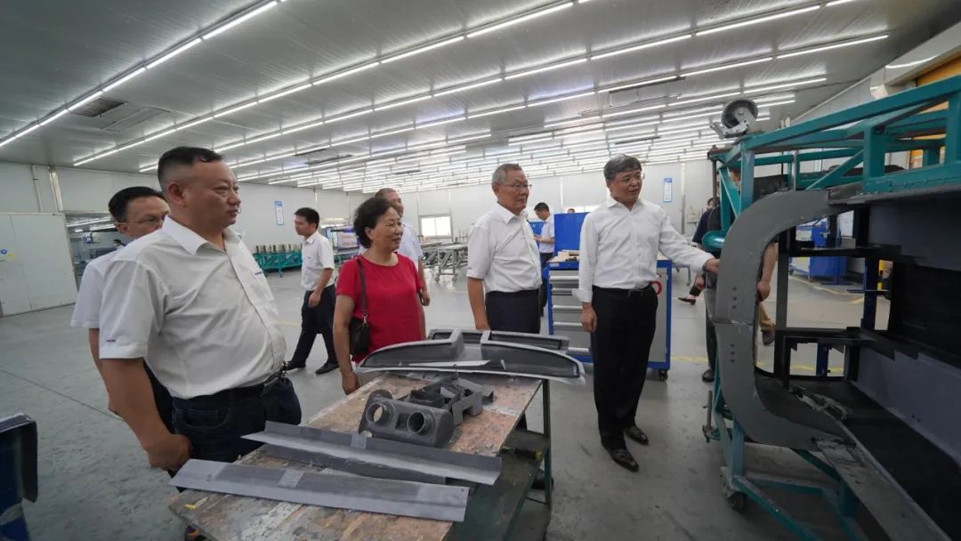 中国民用航空局总工程师殷时军率队考察调研龙8头号玩家科技