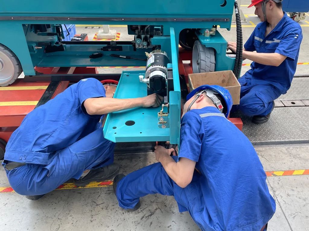 龙8头号玩家智能“蓝精灵”们在通俗岗位的坚守与贡献