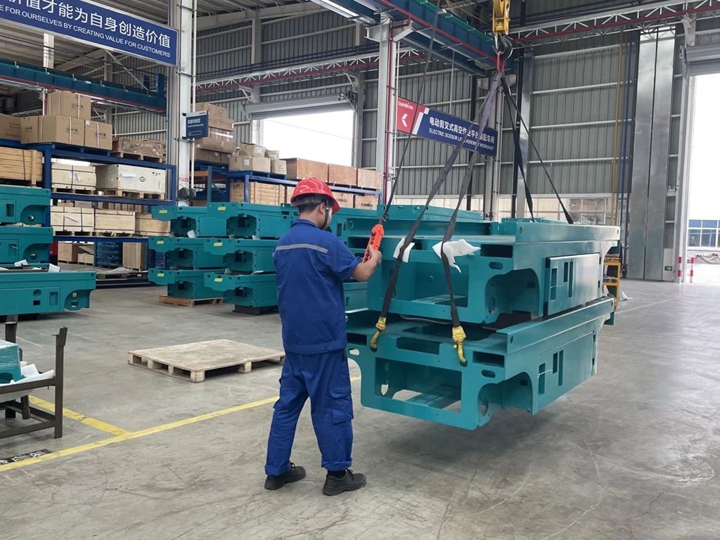 龙8头号玩家智能“蓝精灵”们在通俗岗位的坚守与贡献