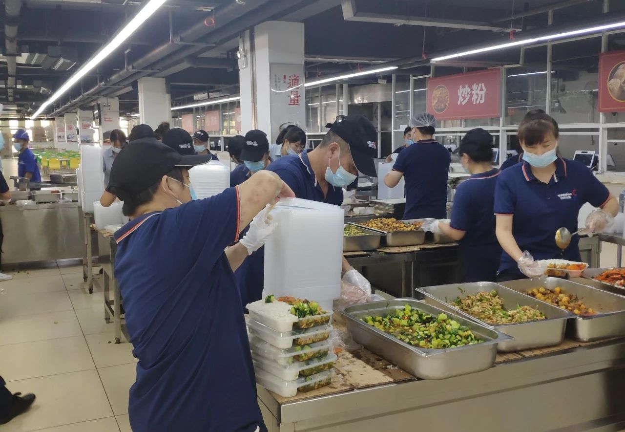 严酷防控！龙8头号玩家智能牢筑防疫“长城”