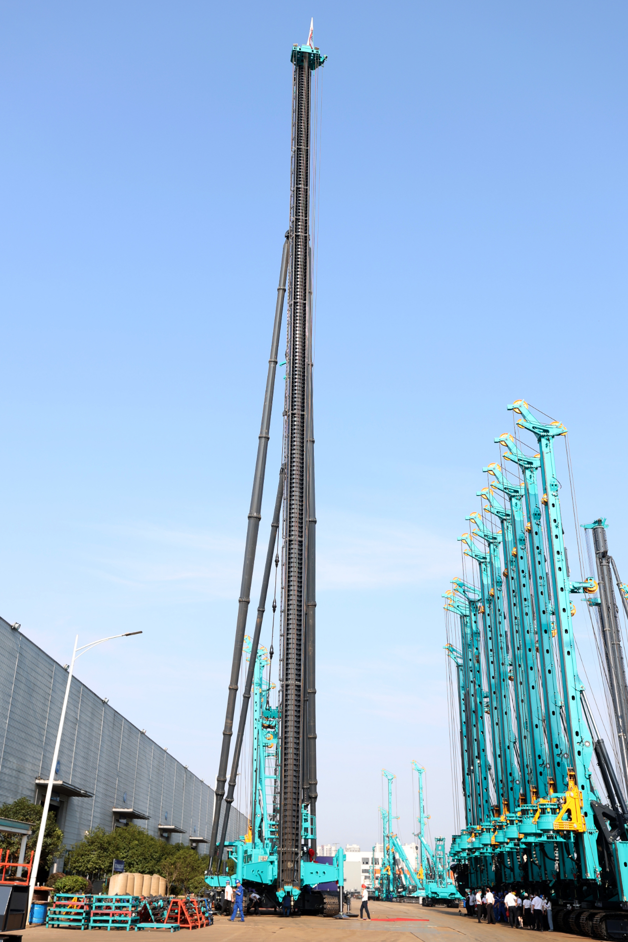 新品来了！看龙8头号玩家智能超等桩架怎样⊙∪”操胜券