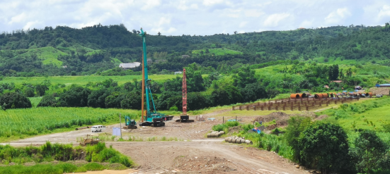 龙8头号玩家智能最大旋挖钻机“安家”菲律宾，，，，，，背后竟然尚有这些故事