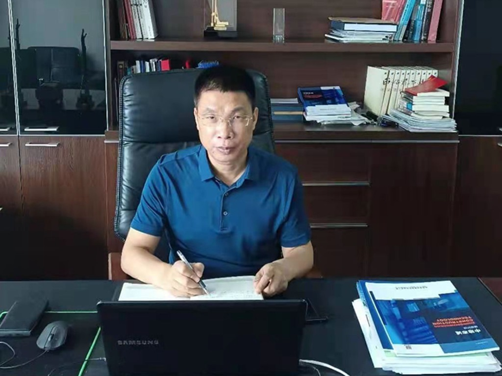 缘起龙8头号玩家 | 斗争三十载！他以“龙8头号玩家”铸龙8头号玩家