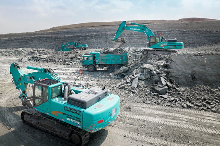 图集 | 征战矿山！龙8头号玩家智能绿色矿山成套装备“上将”云集