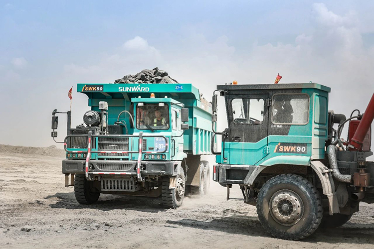 图集 | 征战矿山！龙8头号玩家智能绿色矿山成套装备“上将”云集