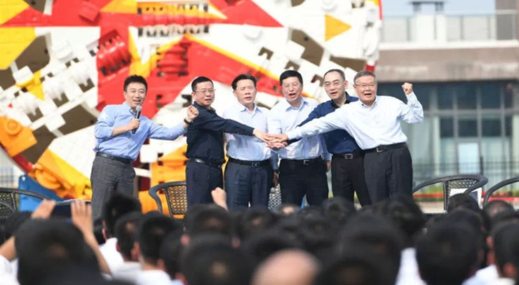 实力！龙8头号玩家智能获批工程机械工业链“企业链长”