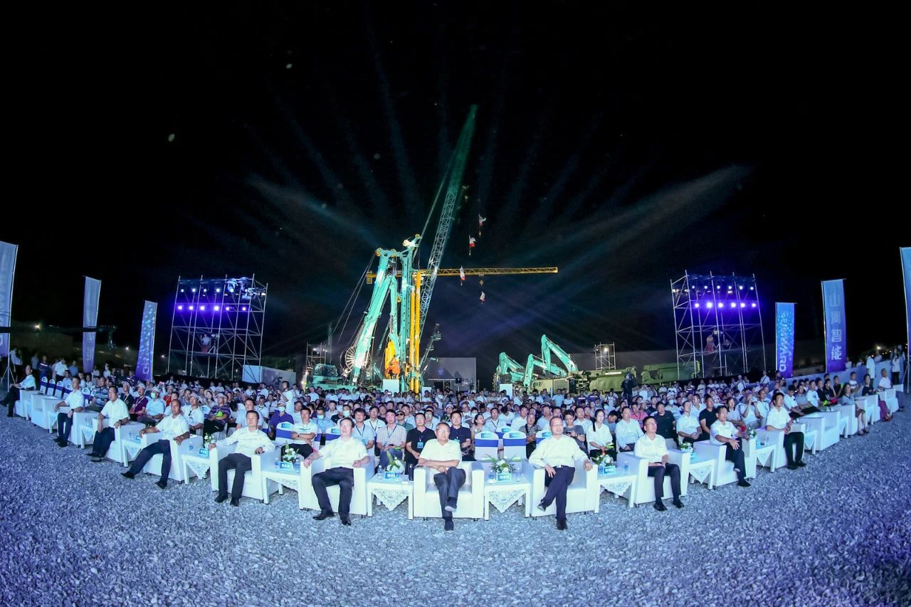 四大成套装备携手登。。。。。。×8头号玩家智能立异效果展示会交出“亮眼答卷”