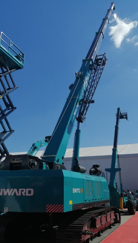 “重”磅出击！龙8头号玩家智能起重机械组团“登场”