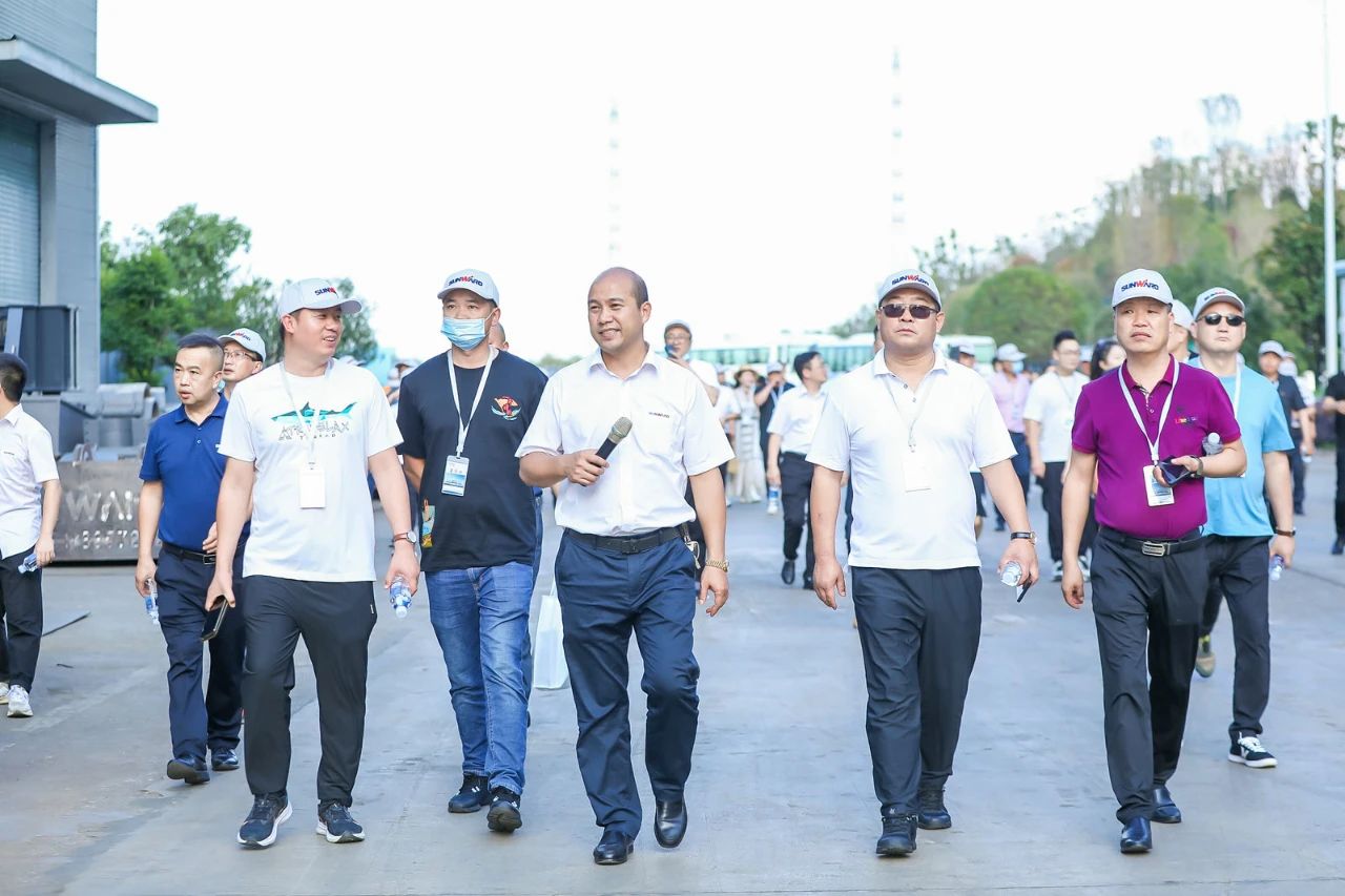 逛展超热闹！龙8头号玩家智能效果展示会高能名时势来袭