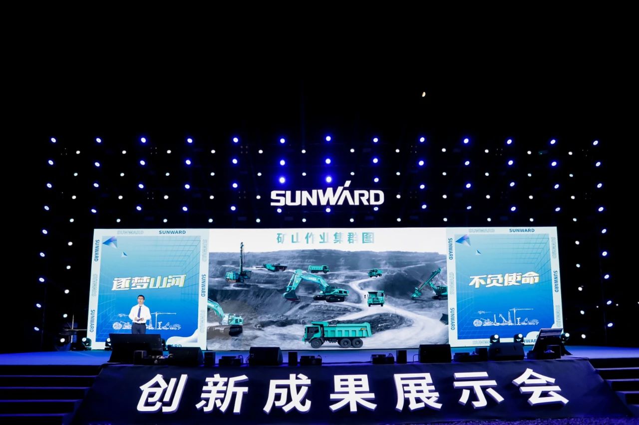 逛展超热闹！龙8头号玩家智能效果展示会高能名时势来袭