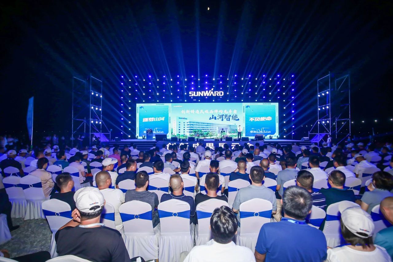 逛展超热闹！龙8头号玩家智能效果展示会高能名时势来袭