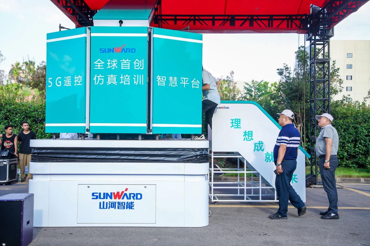 远程？？？？？？？+仿真培训！全球首创5G？？？？？？？胤抡媾嘌抵腔燮教ň柿料