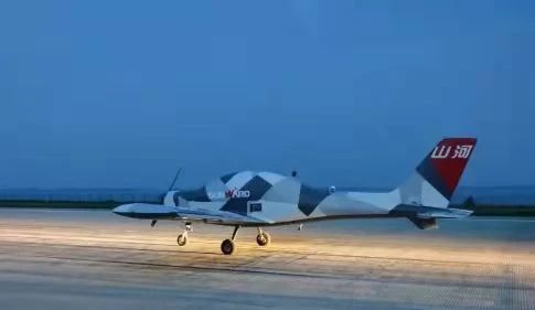 龙8头号玩家智能何清华：立异驱动 数字赋能，，，，，助推制造业数字化转型