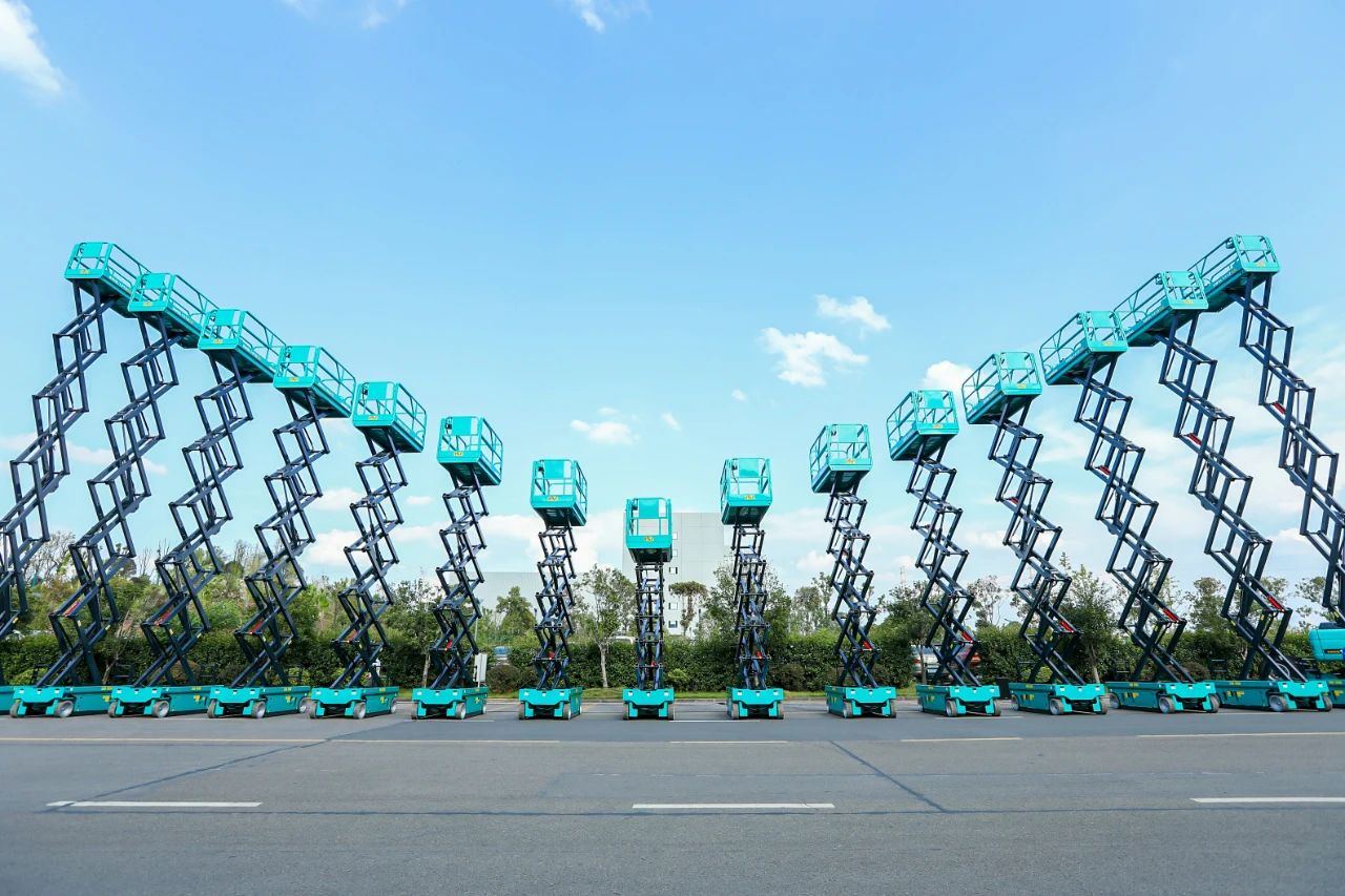 不负使命，，，，，，，，龙8头号玩家智能高空作业装备交出“阶段性答卷”