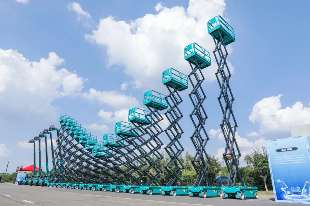 不负使命，，，，，，，，龙8头号玩家智能高空作业装备交出“阶段性答卷”